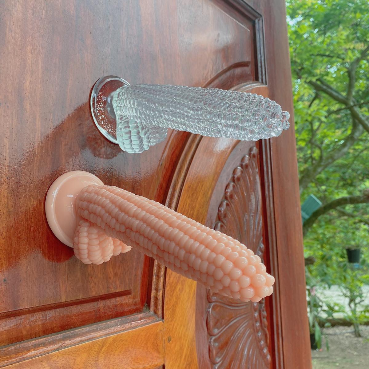 Dương Vật Giả Silicon Mềm Dính Tường Hình Bắp Ngô Kích Thích Dương Vật Giả Silicon Mềm Dính Tường Hình Bắp Ngô Kích Thích