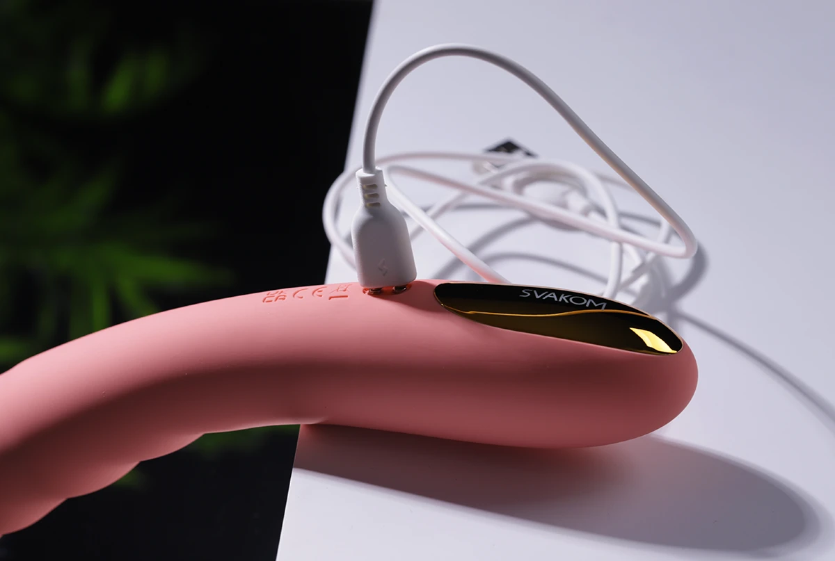 Máy massage rung thụt Svakom Ava Neo điều khiển app giá tốt