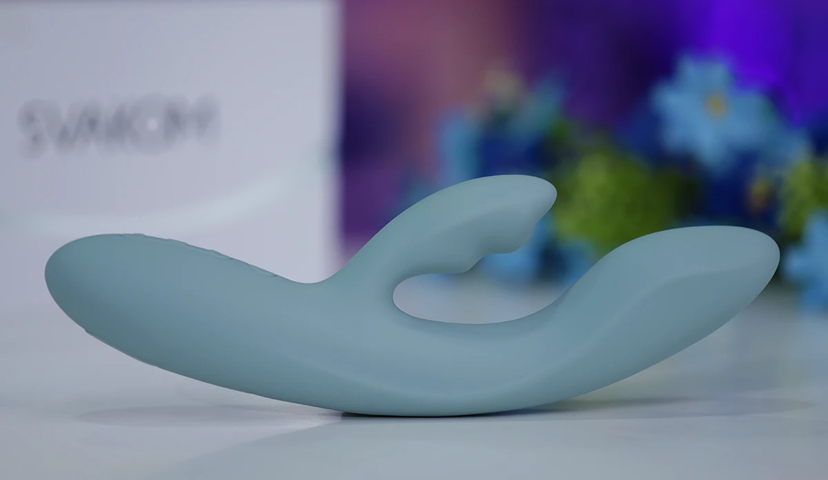 Đồ chơi Svakom Chika sưởi ấm kích thích điểm G âm vật