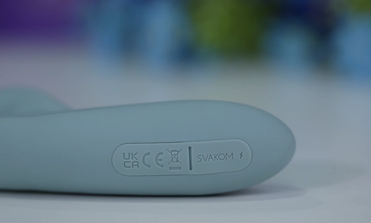 Đồ chơi Svakom Chika sưởi ấm kích thích điểm G âm vật