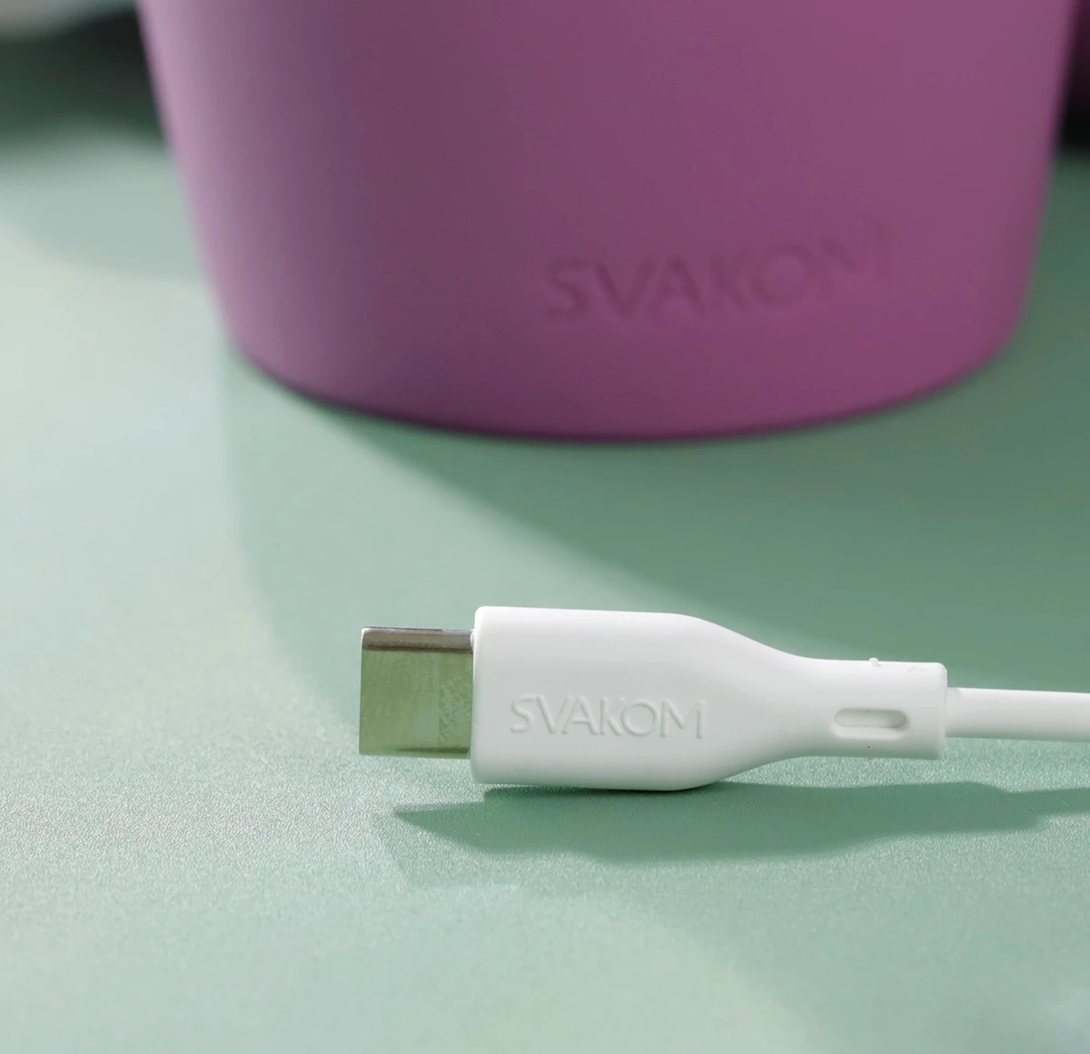 Chày rung tai thỏ Svakom Emma Neo cao cấp tiện lợi điều khiển app